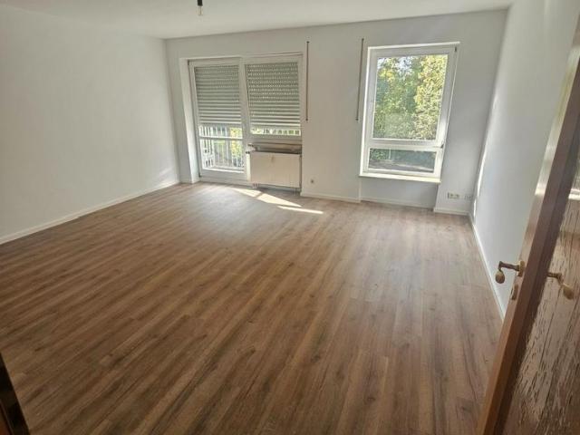 2 Raum Wohnung mit Park Blick! Lift, Balkon, SP mgl