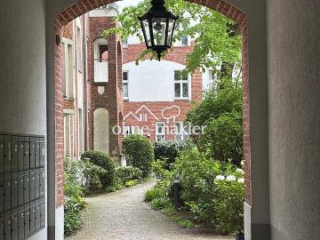2 Raum Wohnung mit Wohnküche, Balkon und Aufzug im Güntzelkiez