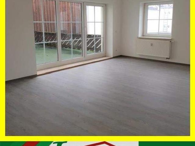 2 Raum Wohnung mit Terrasse direkt im Zentrum! Einziehen und wohlfÃ¼hlen!