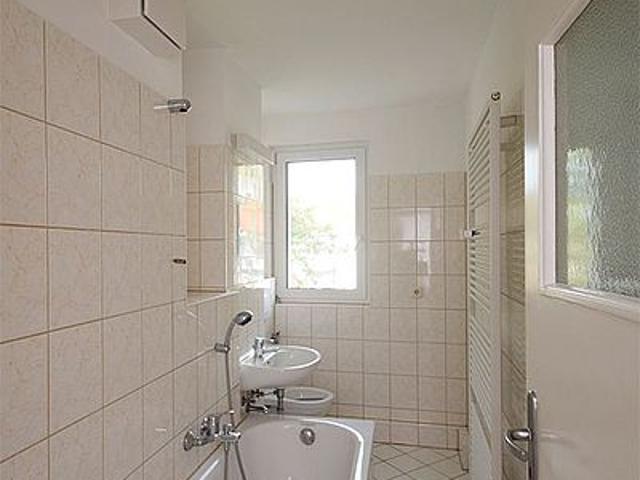 2 Raum Wohnung Moskauer Straße 9