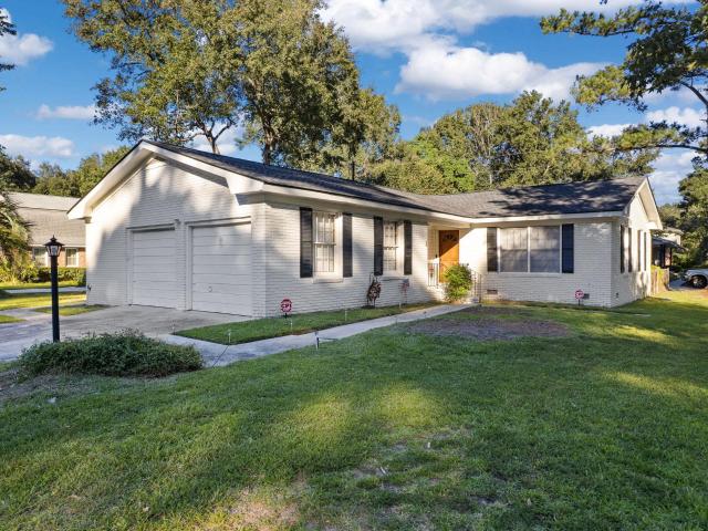 2 Ravenna Avenue