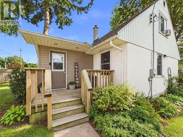 2 Regina Road, Huron East Vanastra, ON, N0M 1L0 house for sale | Listing ID X13793 | Royal LePage