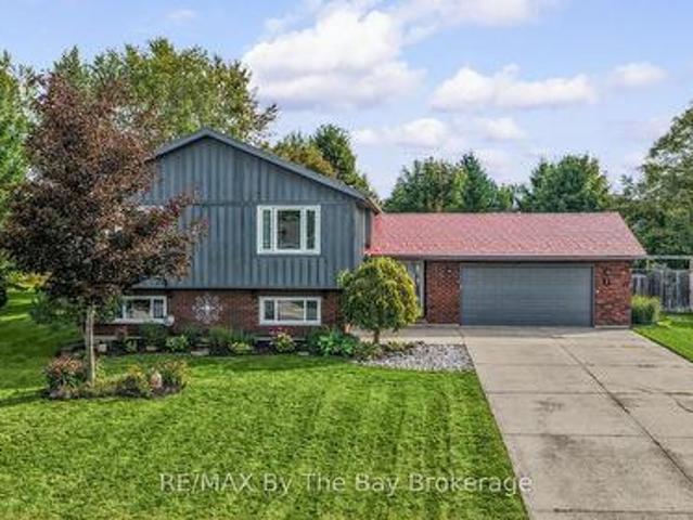 2 Red Oak Drive, Wasaga Beach, ON, L9Z 1J5 house for sale | Listing ID S13819 | Royal LePage