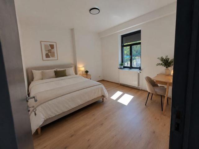 2 RENOVATED BEDROOMS FOR RENT – SMALL SHARED HOUSE – MEUSE V