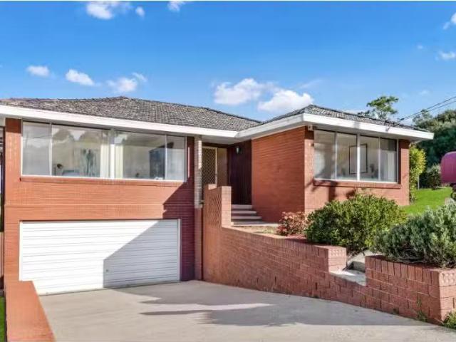2 Reuben Street, Winston Hills House for rent Listed by Maria.