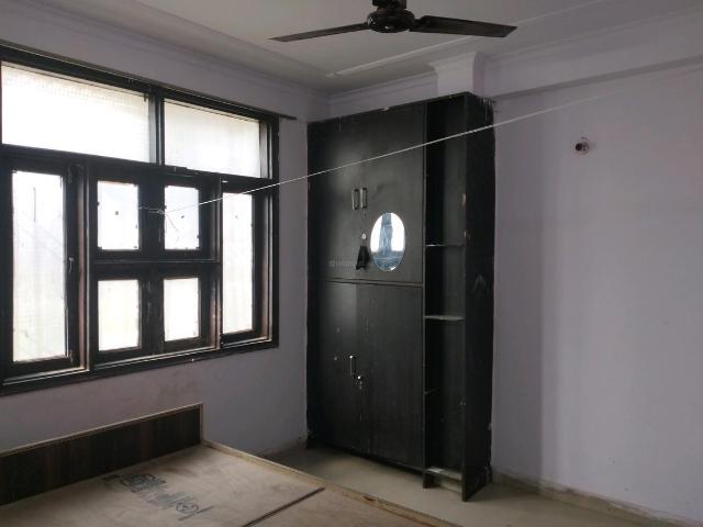2 RK Independent Builder Floor in New Ashok Nagar for resale New Delhi. The reference number is 21224541