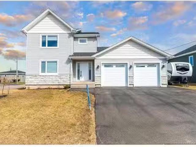 2 Robert St, Shediac, NB, E4P 0K9 Luxury House for sale Lis.