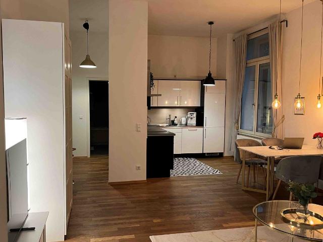 2 Room Apartement in histortic Bolongaropalast in Frankfrut am Main, Frankfurt Amsterdam Apartments for Rent