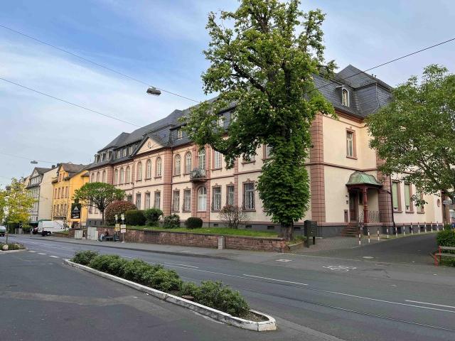 2 Room Apartement in histortic Bolongaropalast in Frankfrut am Main, Frankfurt Amsterdam Apartments for Rent