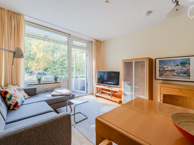 2 room apartment near Schlossplatz in a quiet location, Berlin Amsterdam Apartments for Rent