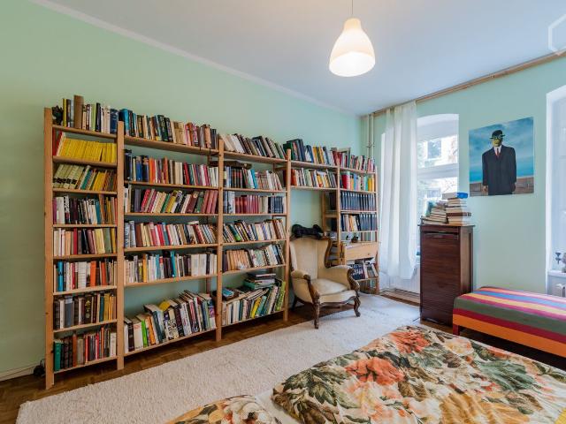 2 room apartment next to Mauerpark, Berlin Amsterdam Apartments for Rent