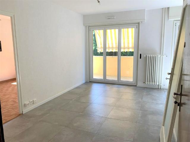2 room apartment on the 6th floor