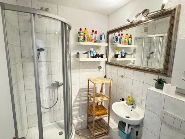 2 room apartment for workers with single beds – private kitchen and bathroom, Ratingen Amsterdam Apartments for Rent