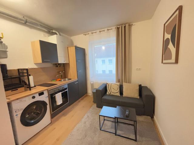 2 room apartment, free parking, top location, next zu hospital, Hannover Amsterdam Apartments for Rent