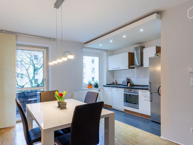 2 room apartment in Düsseldorf Mörsenbroich, quiet location, Dusseldorf Amsterdam Apartments for Rent