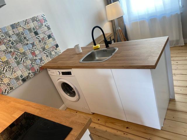 2 room apartment in Krefeld Altbau, Krefeld Amsterdam Apartments for Rent