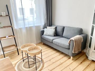2 room apartment in Krefeld Altbau, Krefeld Amsterdam Apartments for Rent