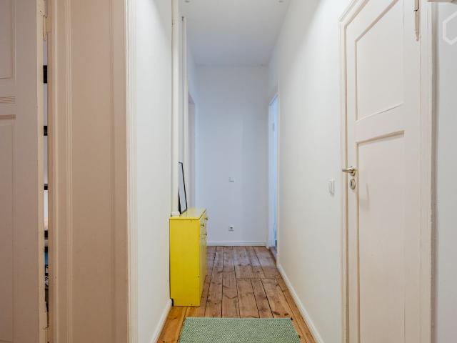 2 room apartment in Lichtenberg, Weitlingkiez, Berlin Amsterdam Apartments for Rent