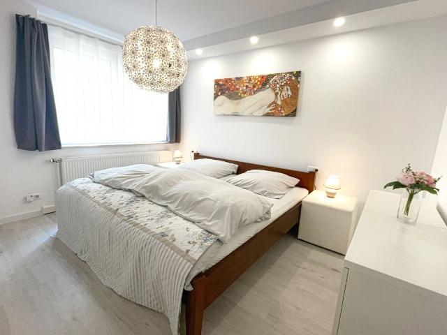 2 room apartment in Stuttgart, clean, central and quiet, Stuttgart Amsterdam Apartments for Rent