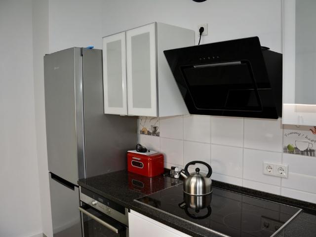 2 room apartment in the greenery very well furnished and equipped in Neuss, Neuss Amsterdam Apartments for Rent