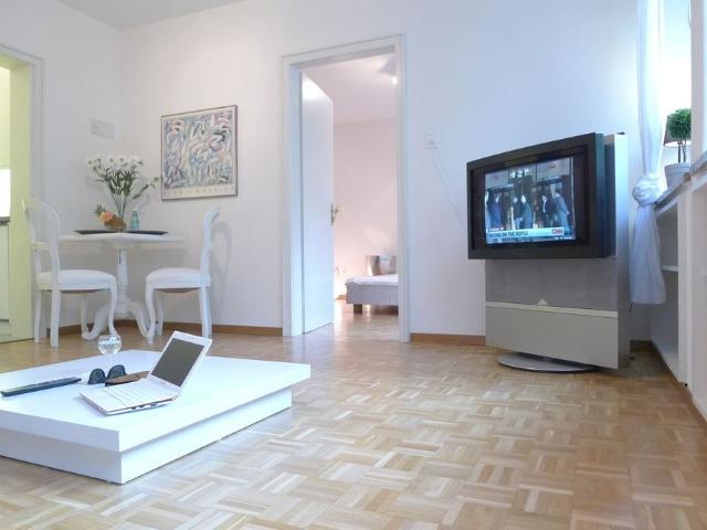 2 ROOM APARTMENT IN ZURICH DISTRICT 1 NIEDERDORF, FURNISHED
