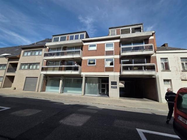 2 room apartment located near the city center