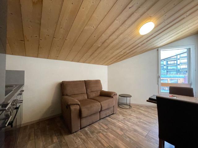 2 room apartment partially furnished in the center of the resort