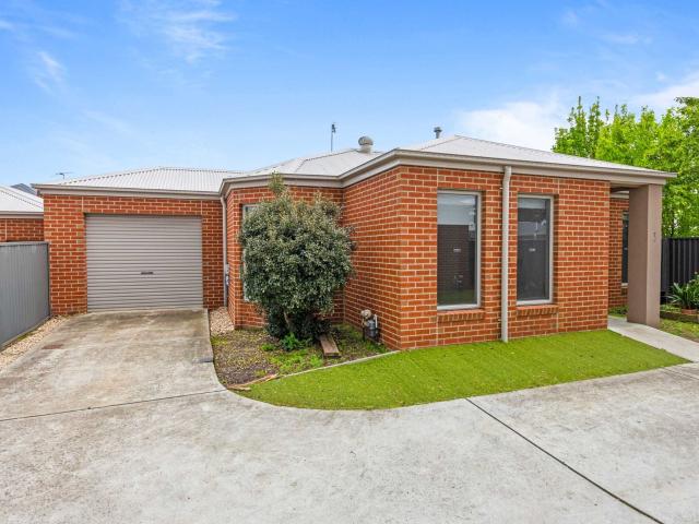 2 room apartment to let in 3/99 Grant Street, Sebastopol