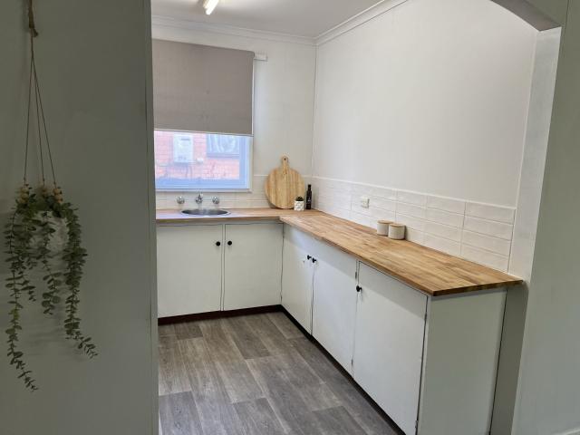 2 room apartment to let in Unit 11/901 Gregory Street, Lake Wendouree
