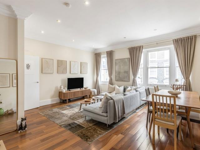 2 room apartment to let in Flat 4, 13 Campden Hill Gardens London, London W8 7AX, united_kingdom