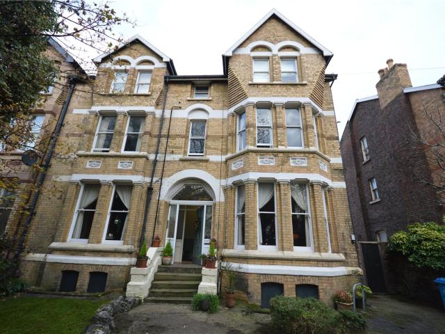 2 room apartment to let in Hargreaves Road, Liverpool, L17 8XX