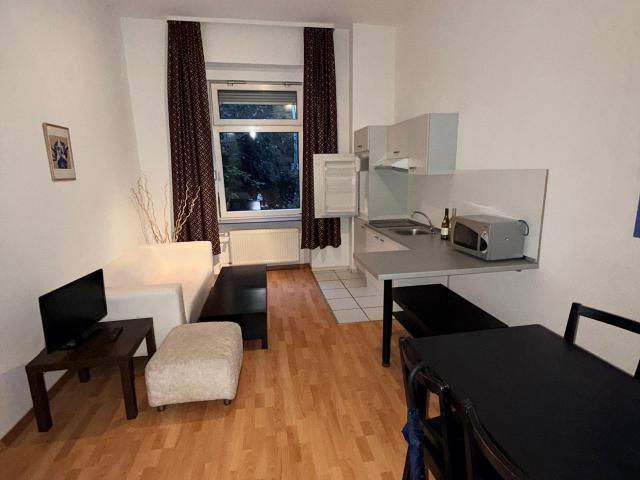 2 room apartment with kitchen top location in Frankfurt Nordend, Frankfurt Amsterdam Apartments for Rent