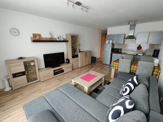 2 Room Apartment with Parking Lot in Nuernberg St. Peter, Nurnberg Amsterdam Apartments for Rent