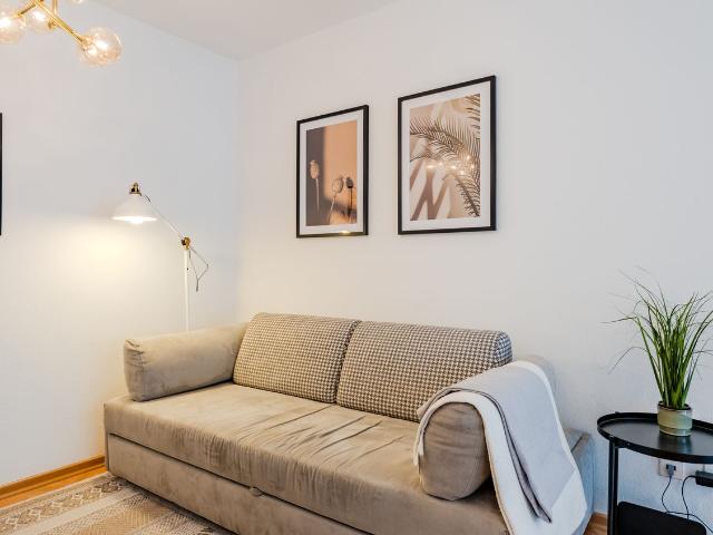 2 ROOM APARTMENT WITH PRIVATE GARDEN AT THE BEAUTIFUL TEGELER LAKE BERLIN, Berlin Amsterdam Apartments for Rent