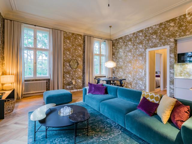 2 room apartment with upscale furnishings and view of the Heiliger See