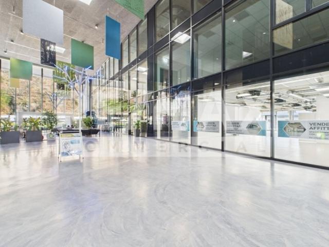 Prestigioso spazio commerciale in Taverne