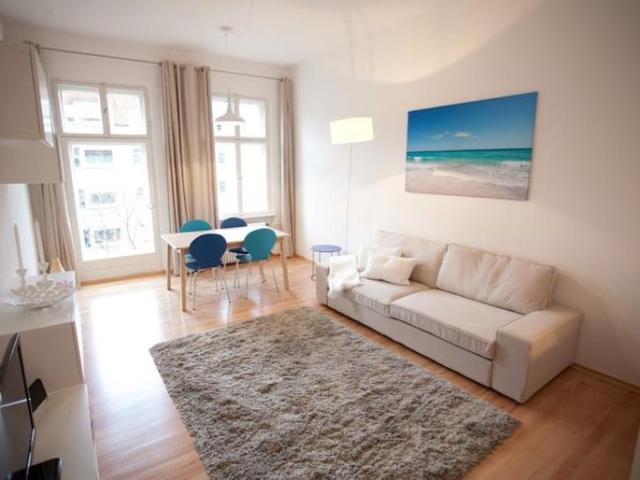 2 room Apartment 70qm2 close to Kudamm with a balcony, Berlin Amsterdam Apartments for Rent