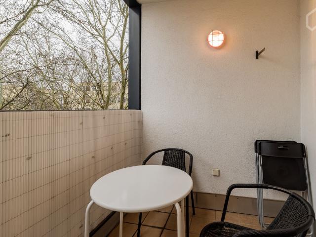 2 room flat, well proportioned and completely furnished. balcony near Ludwig Kirch Platz, Berlin Amsterdam Apartments for Rent
