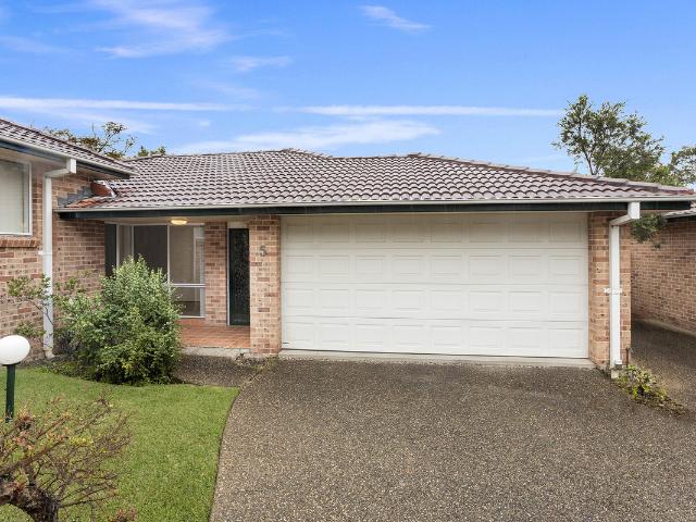 2 room house for rent