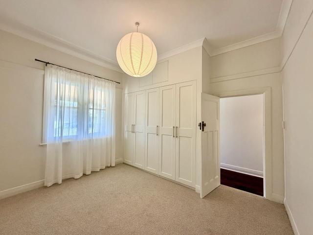 2 room house for rent