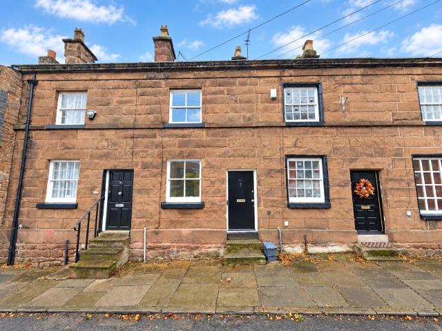 2 room house to let in Quarry Street, Woolton, L25 6HA