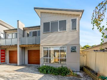2 room house to let in Unit 4/430 Main Road, Golden Point