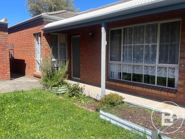 2 room house to let in 2/505 Walker Street, Ballarat North