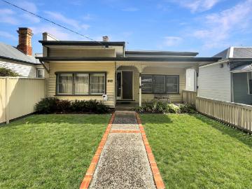 2 room house to let in 612 Drummond Street South, Redan