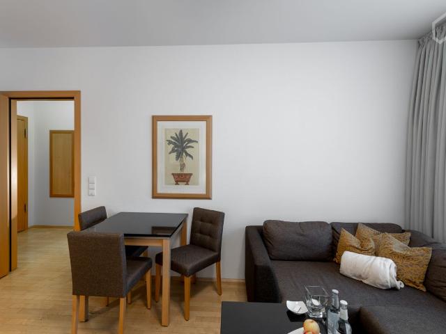 2 room Junior Suite at the old opera, Frankfurt Amsterdam Apartments for Rent
