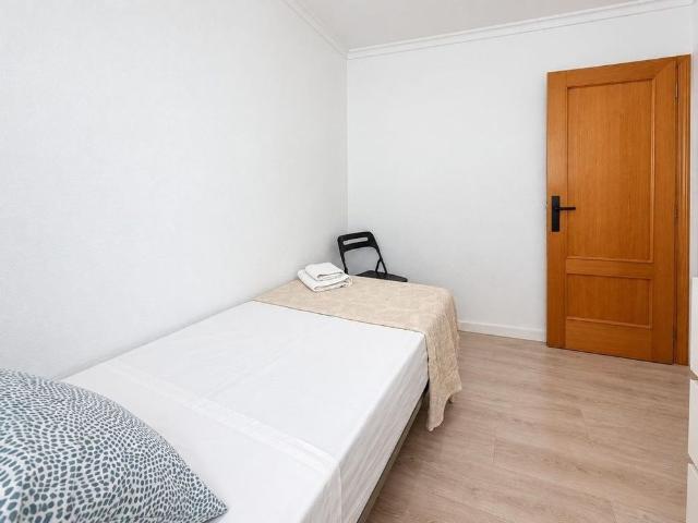2 room luxury penthouse for rent in Valencia, Spain