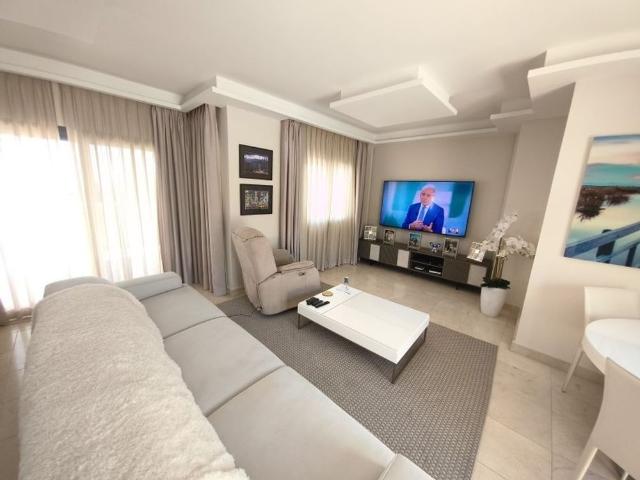 2 room luxury penthouse for rent in Benahavís, Spain