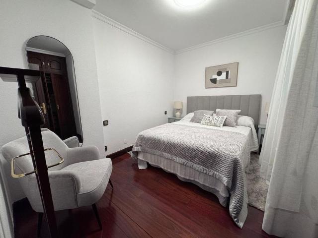 2 room luxury penthouse for rent in Santander, Spain