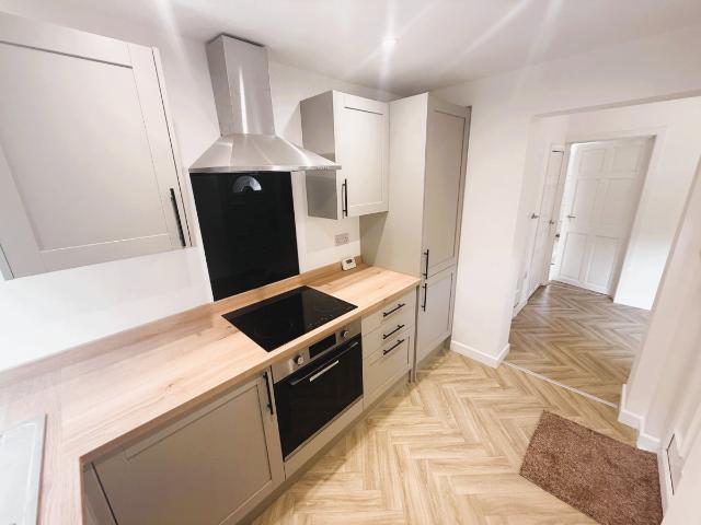 2 room None to let in 127 Station Road, Chapeltown