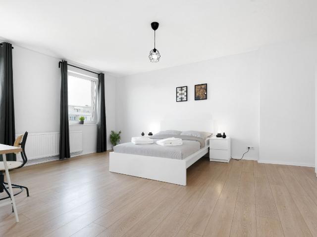 2 Rooms on Mehringdamm Kreuzberg